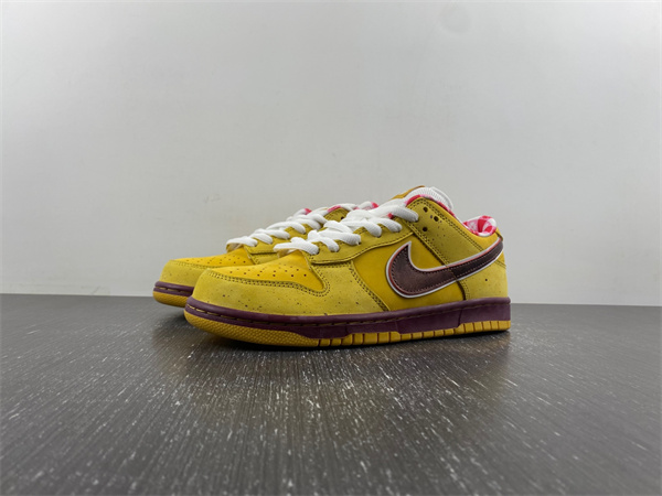 Dunk Low Premium SB ''Yellow Lobster''