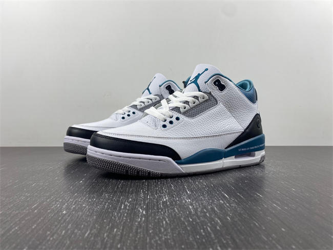Air Jordan 3 Retro  136064-660