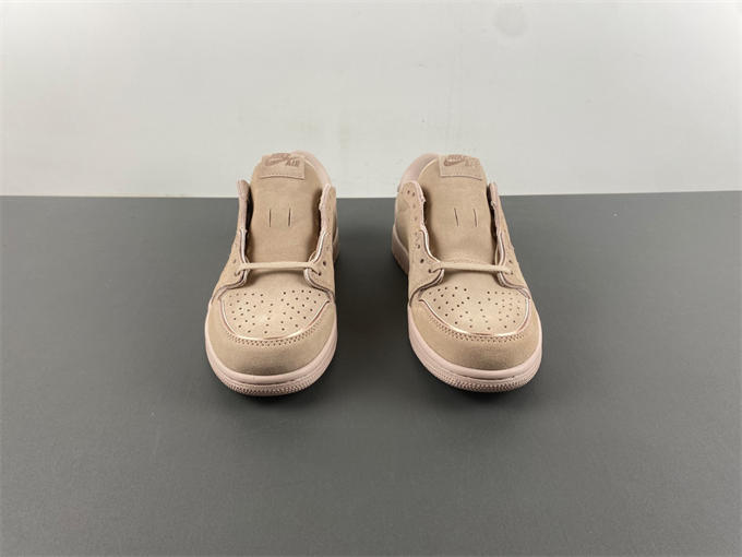 Travis Scott x Air Jordan 1  AO1935-204