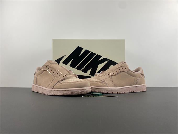 Travis Scott x Air Jordan 1  AO1935-204