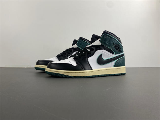 AIR JORDAN 1 MID SE 